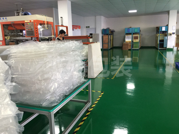 英硕吸塑加工厂带您走进10万级无尘医疗吸塑包装生产车间